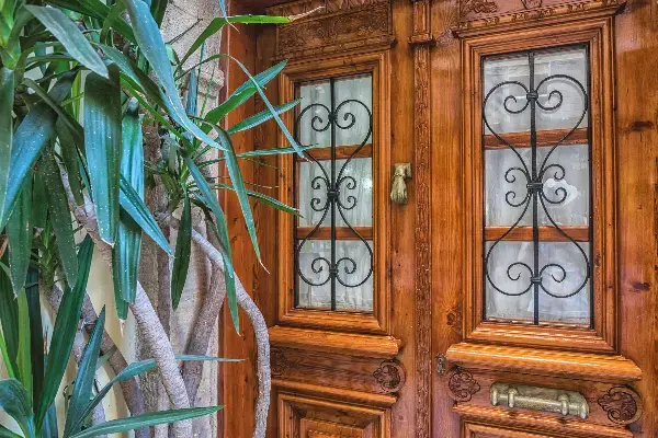 Entry door replacement in a Connecticut home